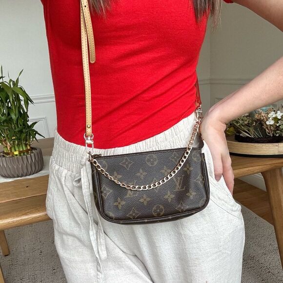 ✅AUTHENTIC✅LOUIS VUITTON POCHETTE ACCESSORIES CROSSBODY BAG - Picture 3 of 13
